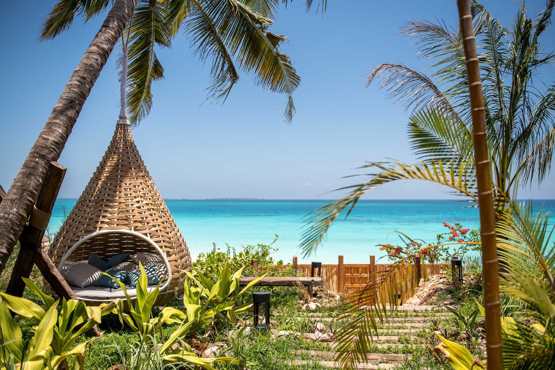 Private villa with pool on the Indian Ocean